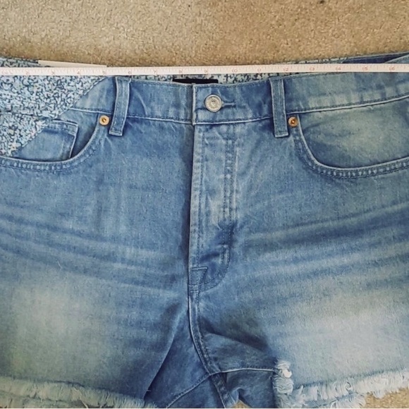 7 For All Mankind Monroe jean shorts - Picture 7 of 7